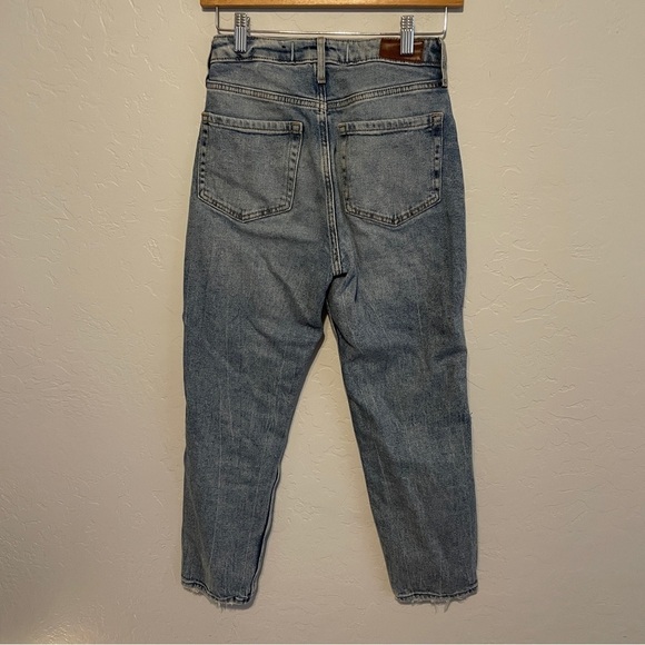 Hollister Ultra High-Rise Medium‎ Wash Mom Jeans Size 0 Short - Picture 6 of 7
